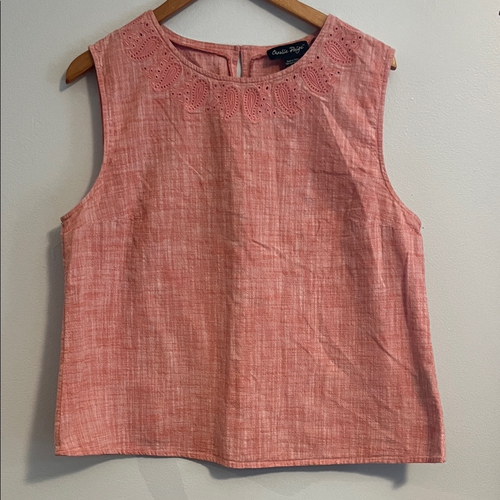 Charlie Paige Coral Eyelet Neck Sleeveless linen Top, sz Lg